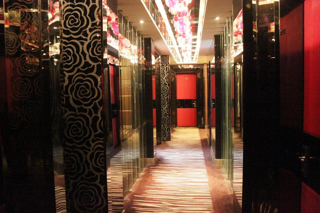 Harbin Yakelai Holiday Hotel Exterior foto